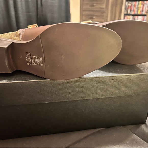 New Coach Walnut colored Dean-LTR Sig Booties Size 6 - Picture 6 of 7
